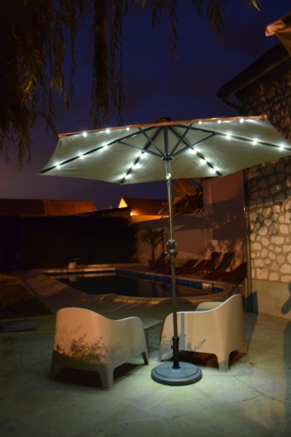 Au Fil De L'O Bed & Breakfast Bisseuil Exterior photo
