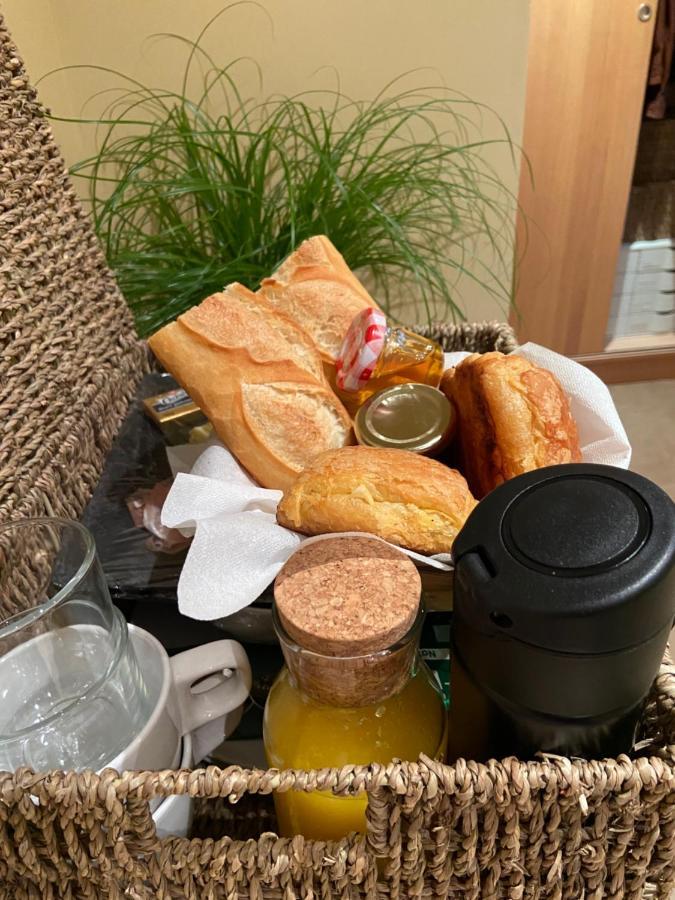 Au Fil De L'O Bed & Breakfast Bisseuil Exterior photo